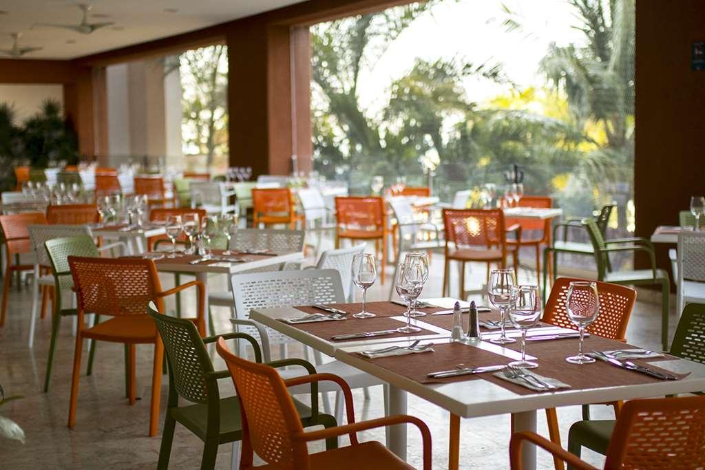 Azul Ixtapa Grand All Inclusive Suites - Spa & Convention Center Ресторан фото